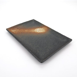 assiette rectangle japonaise en céramique, BIZEN, noire et rouille