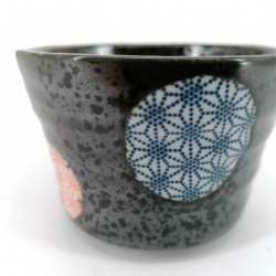 Petit récipient japonais en céramique, noir cercles motifs bleu et rouge  - ASANOHA