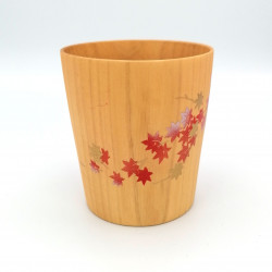 Japanese tea cup in natsume wood with gold and silver lacquered maple leaves, MAKIE SAKURA