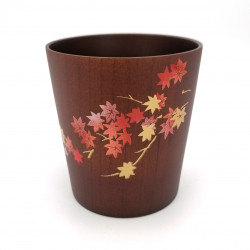 Japanese tea cup in dark natsume wood with gold and silver lacquered maple leaves pattern, MAKIE SAKURA