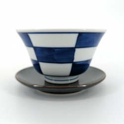 Tasse japonaise en céramique damier bleu et soucoupe grise