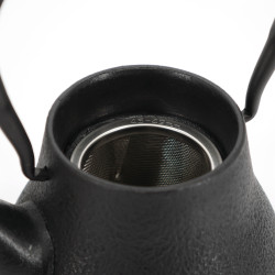 Black enameled Japanese cast iron teapot, ROJI TSUBOMI, 0.45lt