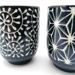 2 Traditional Japanese tea cups, KARAKUSA ASANOHA, black