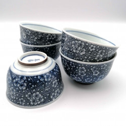 Set de 5 tasses japonaises bleues et petites fleurs de prune - UME