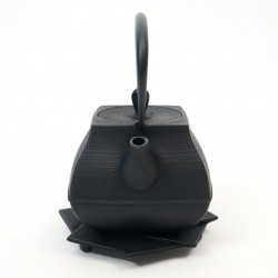 Japanese black cast iron teapot from Japan, ITCHU-DO SEKITEI + trivet