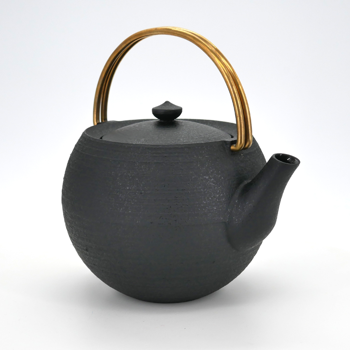 Chushin Kobo Cast Iron Tea Kettle with Wooden Handle