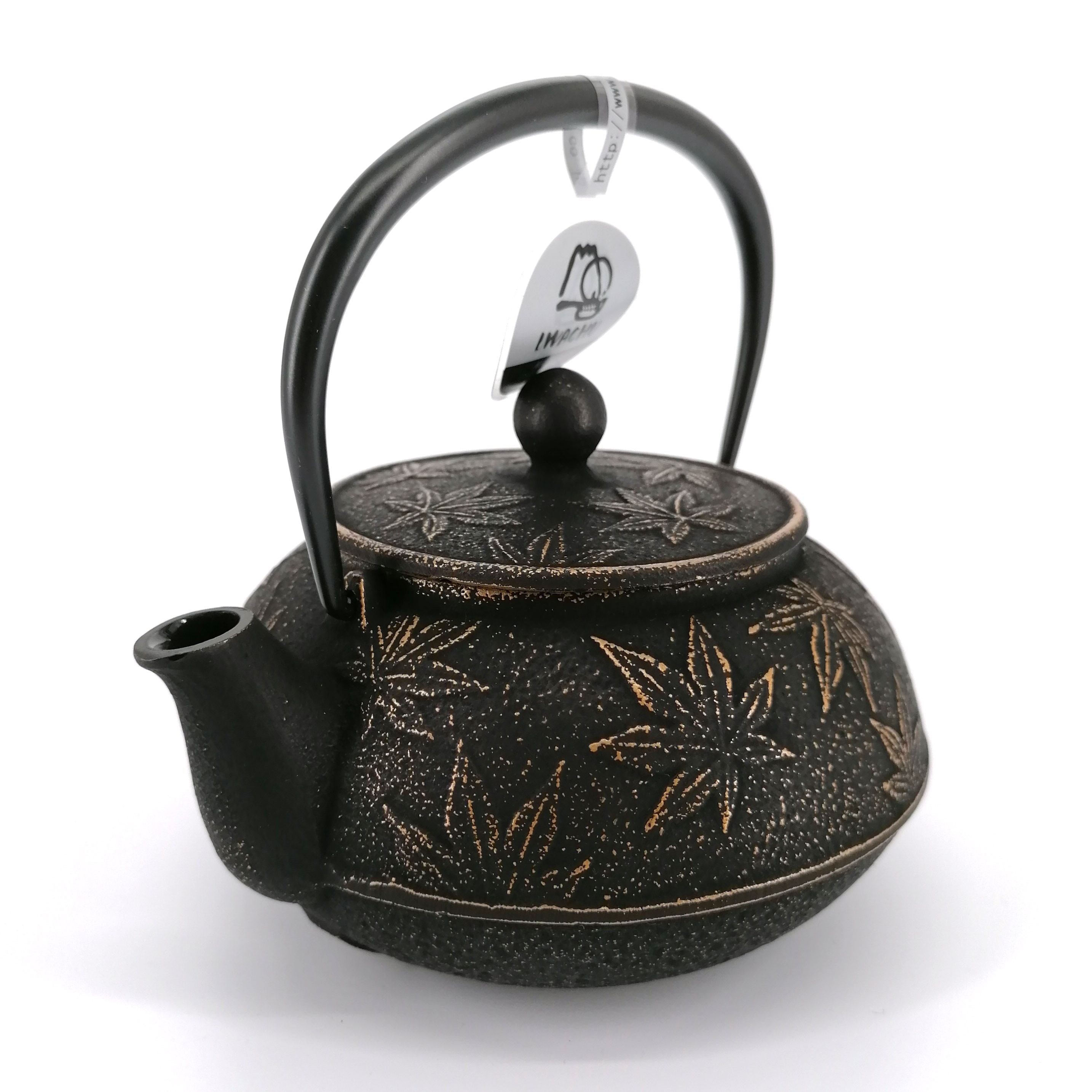 https://kyotoboutique.fr/55598/japanese-cast-iron-teapot-iwachu-kaede-065-lt-black-gold.jpg