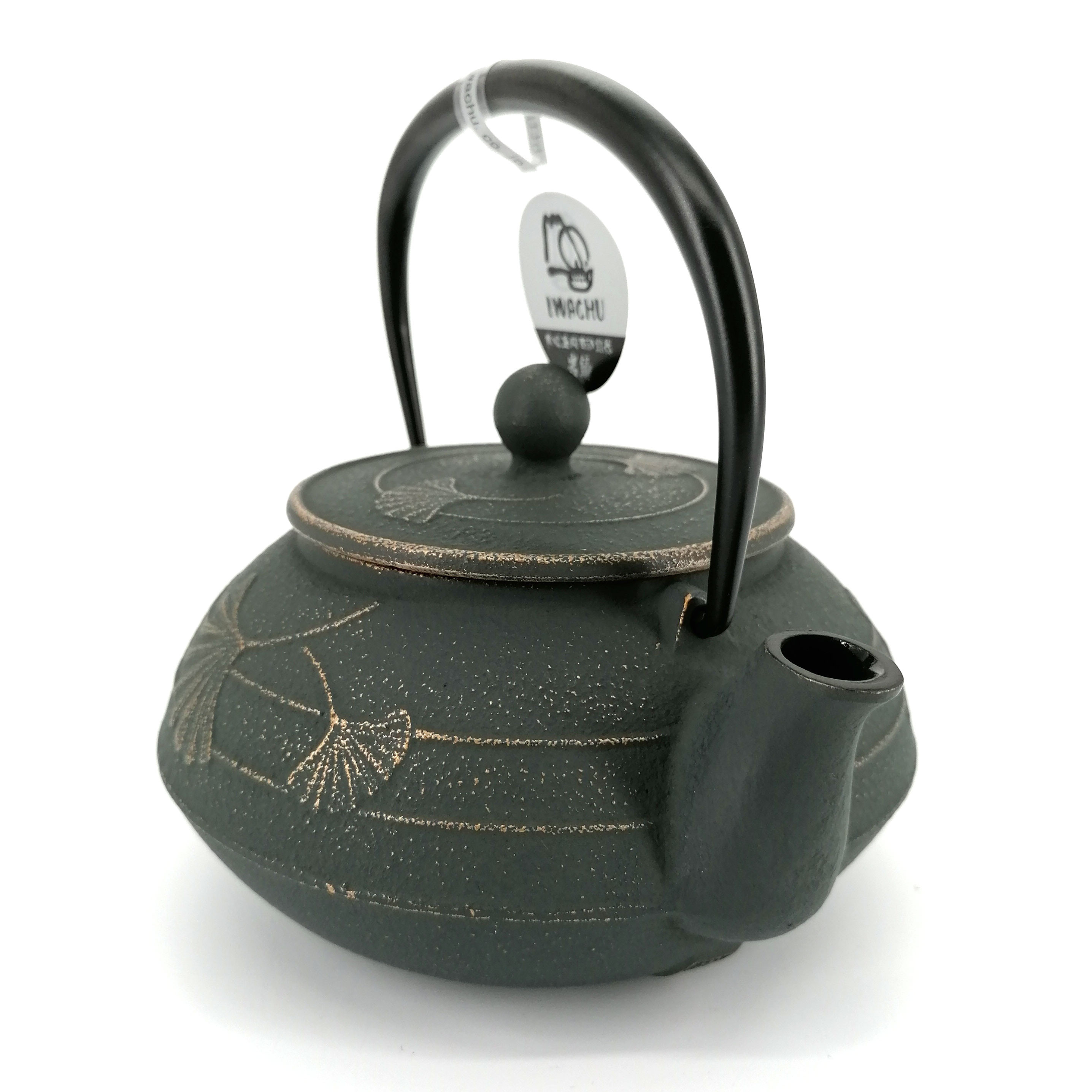 https://kyotoboutique.fr/55769/japanese-cast-iron-teapot-iwachu-icho-gingko-065-lt-bronze.jpg