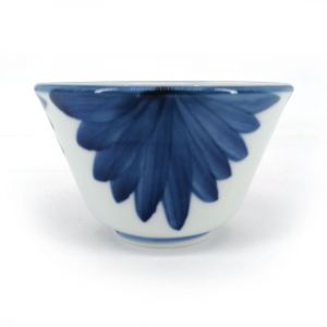 Tazza da tè in ceramica giapponese, petali bianchi e blu - AOI HANABIRA