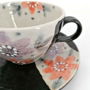 Keramische Teetasse mit Griff und Untertasse, schwarz und Blumen - HANA