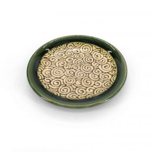 Small Japanese plate in green and beige enamelled ceramic - GUNRINKARAKUSA