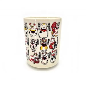 traditional Japanese tea cup with MANEKINEKO designs