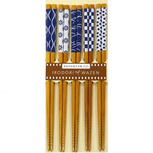 Set of 5 pairs of black Japanese chopsticks with blue patterns, Shokkashi-Shiohaze, 22.5cm