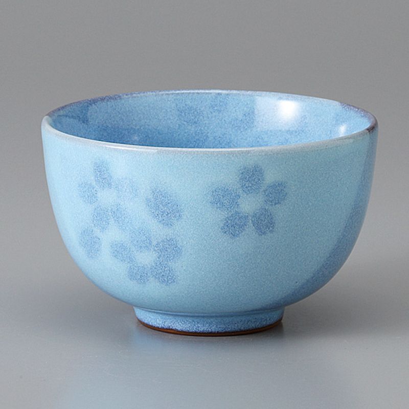 Japanische Keramik Teetasse, hellblau und Blumen - BURUFURAWA