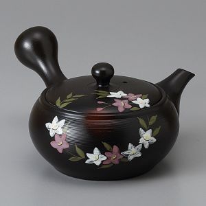 tetera negra kyusu japonesa en tierra tokoname flores KIKYO