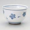 Japanische Keramik-Teetasse, weiß mit blauen Blüten - HANA