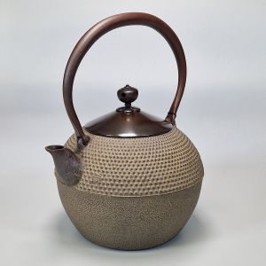 Japanese cast iron kettle with copper cover, HOUJOU HARARE