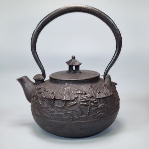 Japanese cast iron kettle with village motif, 1.5 lt, MACHI