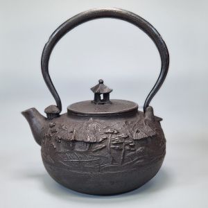 Japanese cast iron kettle with village motif, 1.5 lt, MACHI