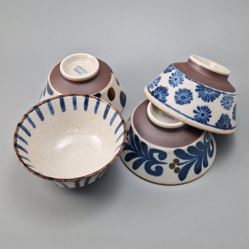 Set mit 4 japanischen Reisschüsseln, beige und blau, verschiedene Muster, SAMAZAMANA