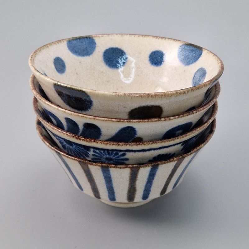 Set mit 4 japanischen Reisschüsseln, beige und blau, verschiedene Muster, SAMAZAMANA