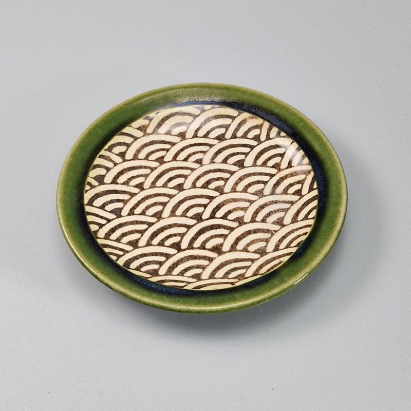 Small Japanese plate in green and beige enamelled ceramic - GUNRIN NAMI