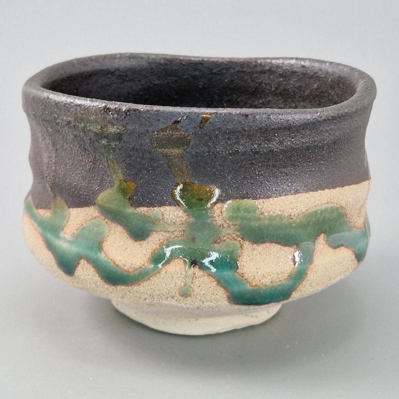 Bowl for Japanese tea ceremony in ceramic, black and beige with turquoise drips - TAKOIZU SHITATARI