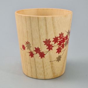 Japanische Teetasse aus Natsume-Holz mit gold- und silberlackierten Ahornblättern, MAKIE MOMIJI