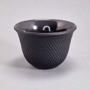 Tasse noire en fonte du Japon émaillée, ROJI ARARE