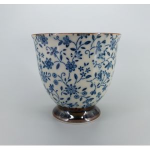 japanese teacup in ceramic SUÎTO blue flowers patterns