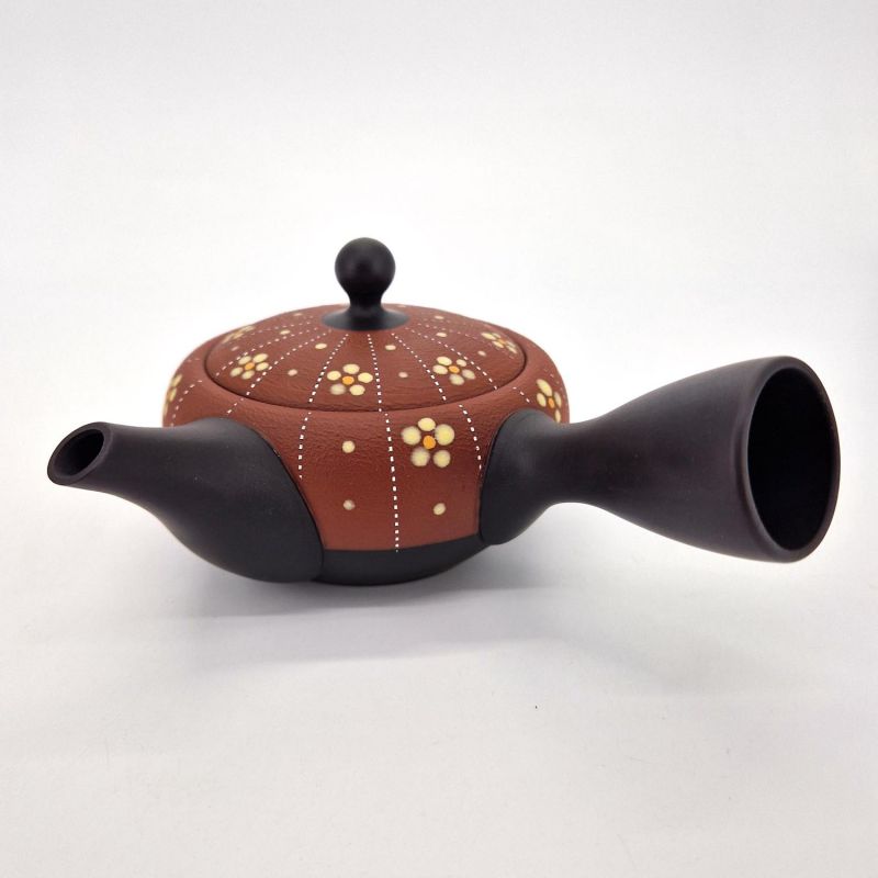 Japanese kyusu teapot in red and black tokoname clay, HANA pattern, 270cl