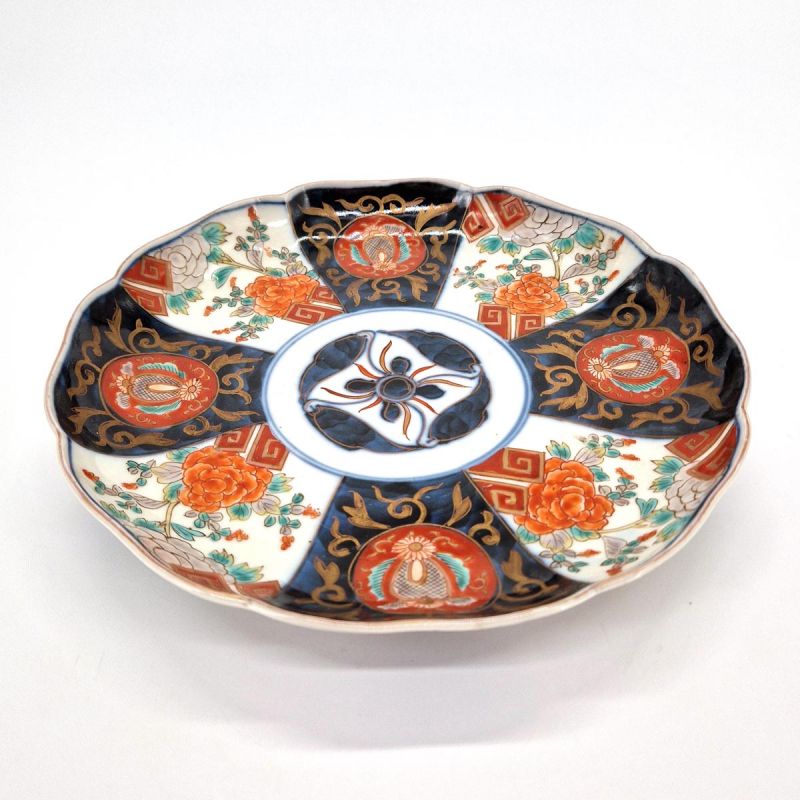 Vintage Japanese round plate, Imari 19th century