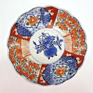 Vintage Japanese round plate, Imari 19th century