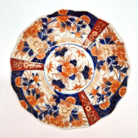 Vintage Japanese round plate, Imari 19th century