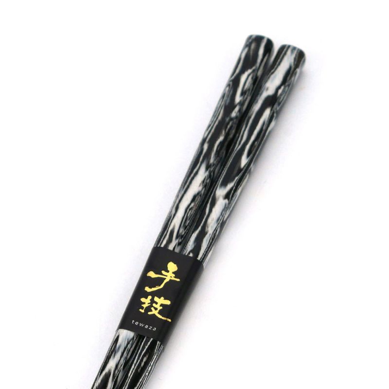 Pair of Japanese chopsticks in red or black natural wood, WAKASA NURI SUIGETSU, 21 or 23 cm